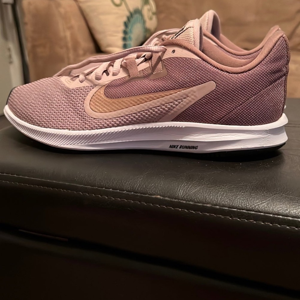 Buy, Offer or being Donated Nike Rose Gold, Dusty Rose, Light & Metallic Pink